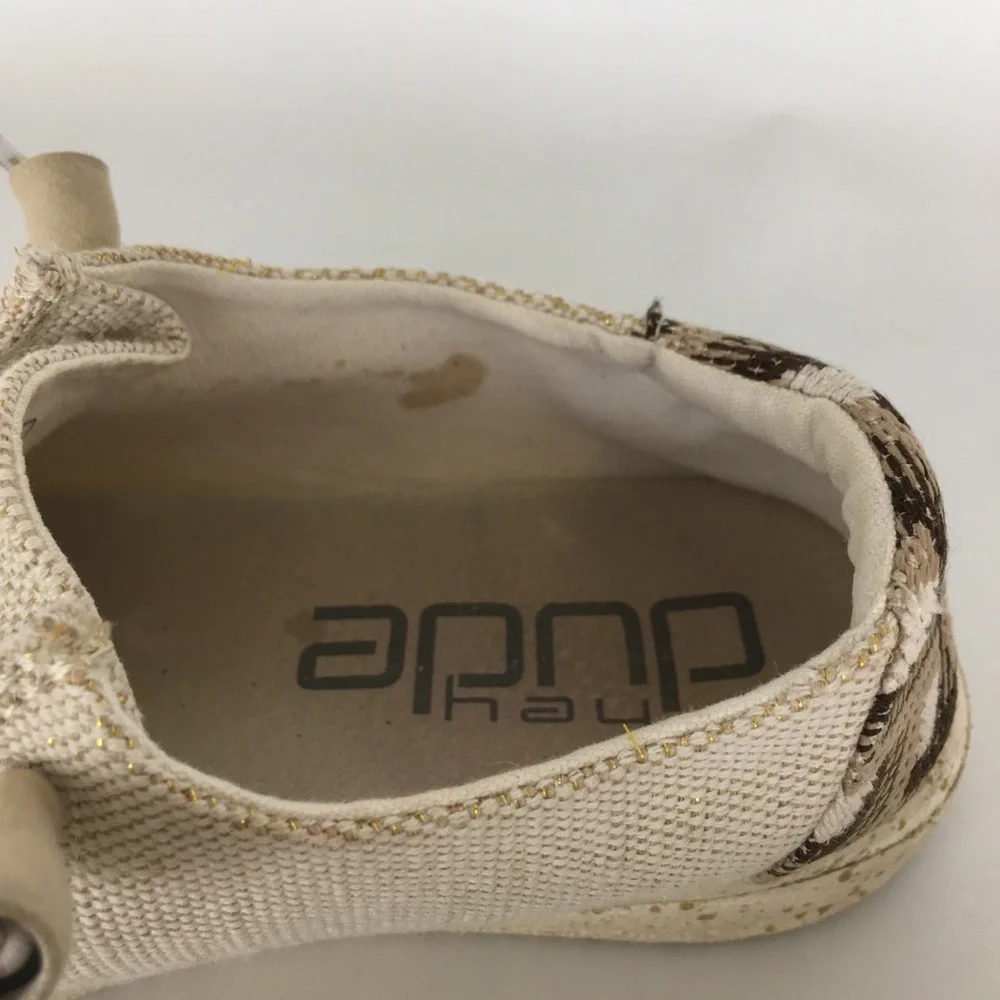 Hey Dude Wendy Canvas Shoes Neutral Cream Gold Threading Women’s Size 6 Boho - Picture 9 of 10